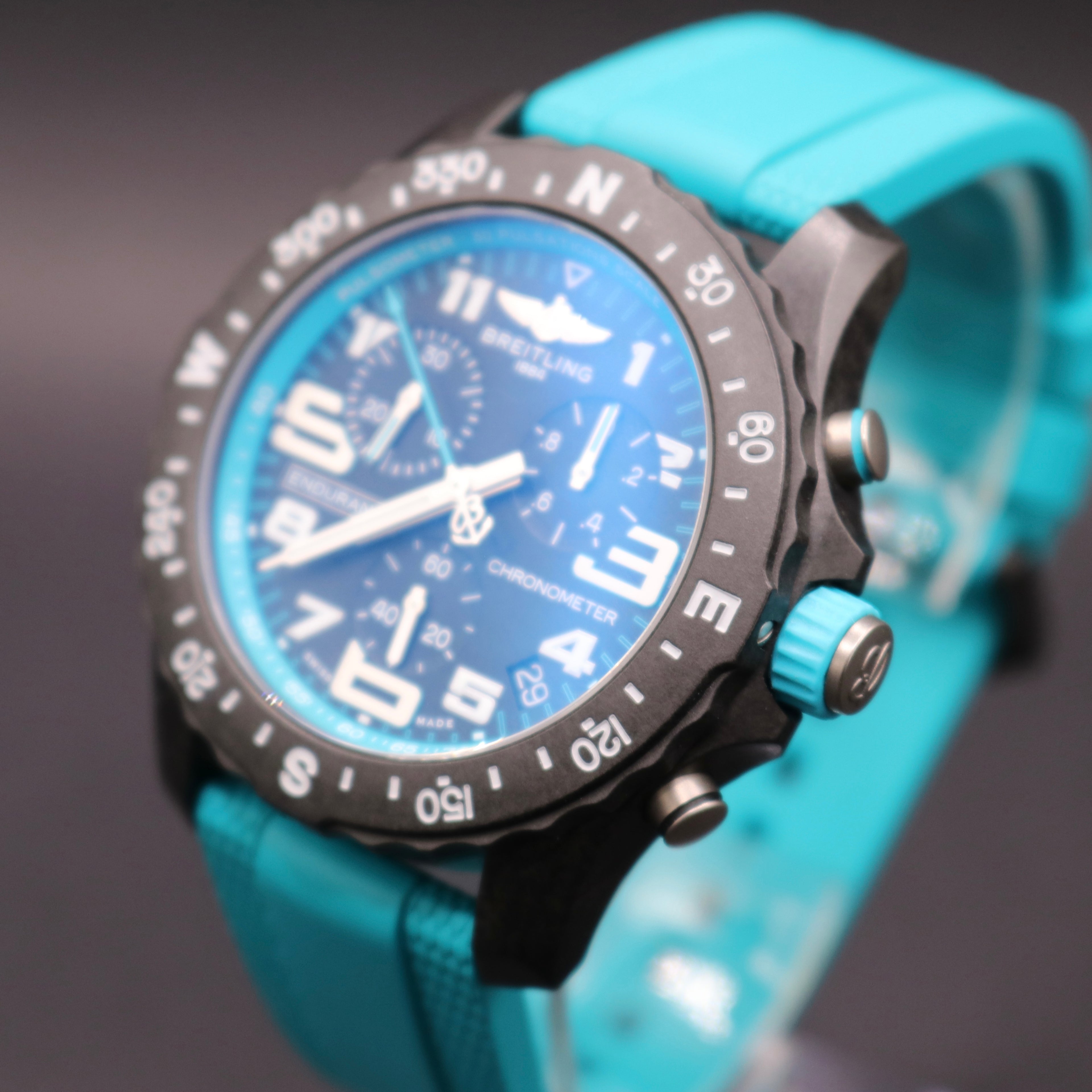 UNWORN 2026 BREITLING Endurance Pro Turquoise Full Set - Warranty28 - PX Ava