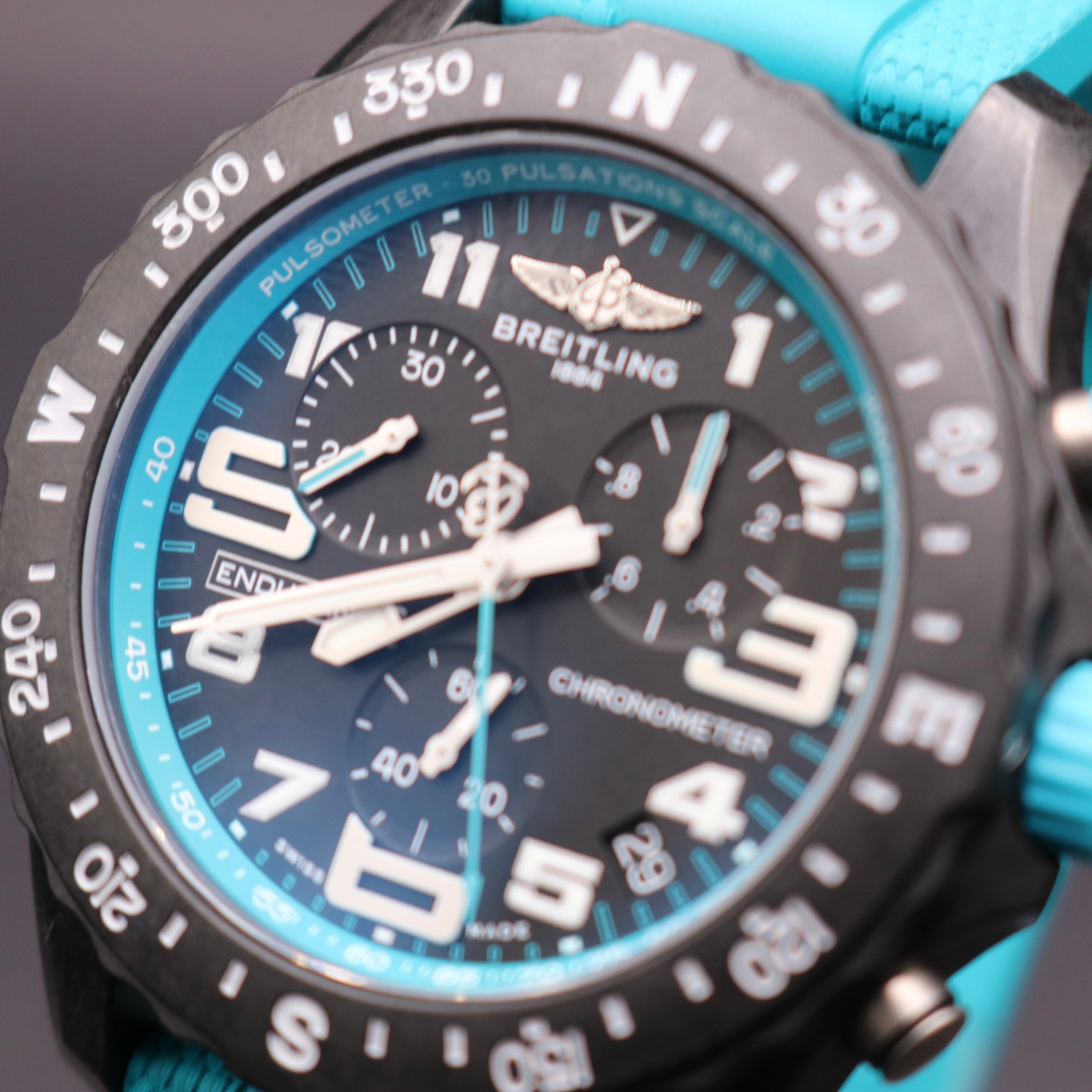 UNWORN 2026 BREITLING Endurance Pro Turquoise Full Set - Warranty28 - PX Ava