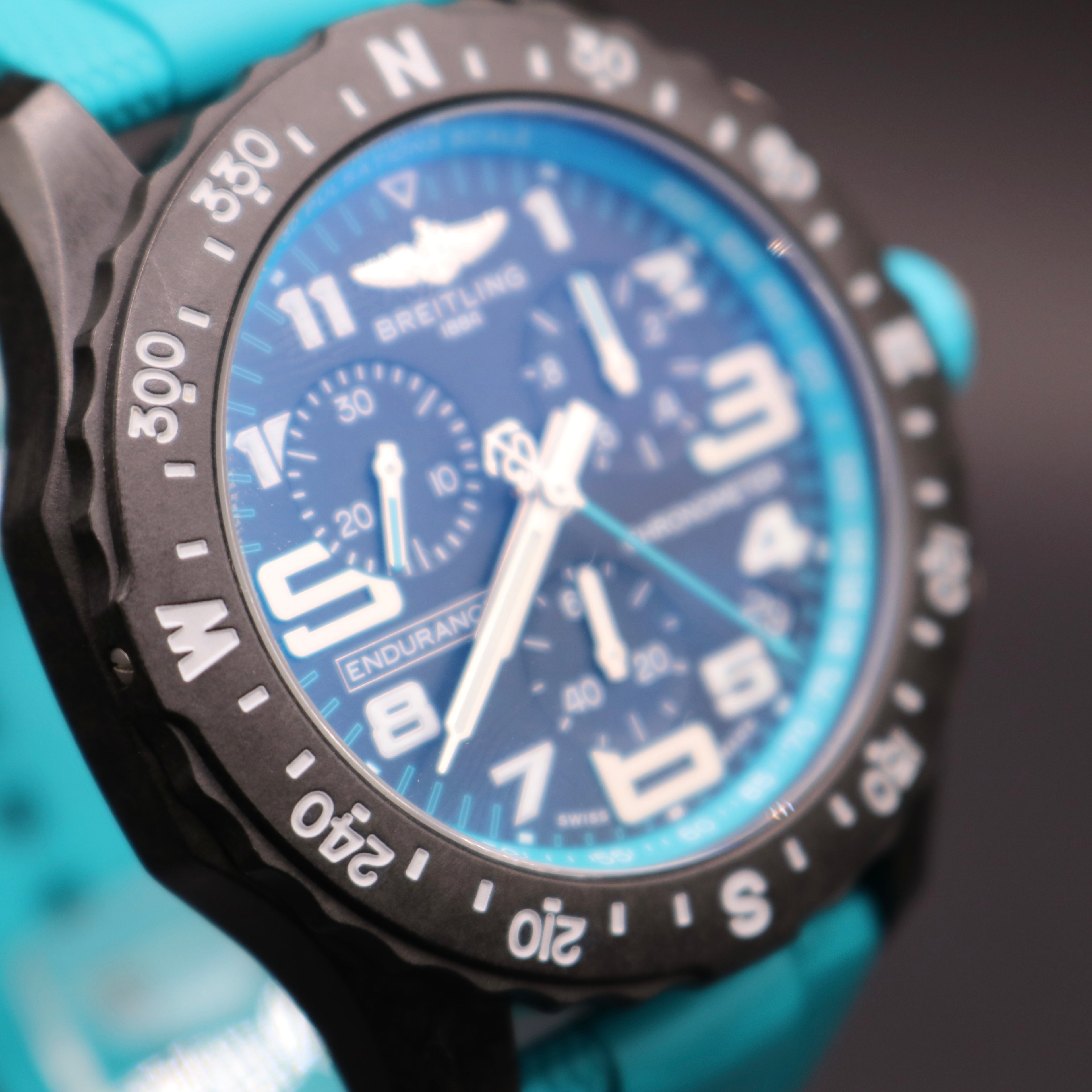 UNWORN 2026 BREITLING Endurance Pro Turquoise Full Set - Warranty28 - PX Ava