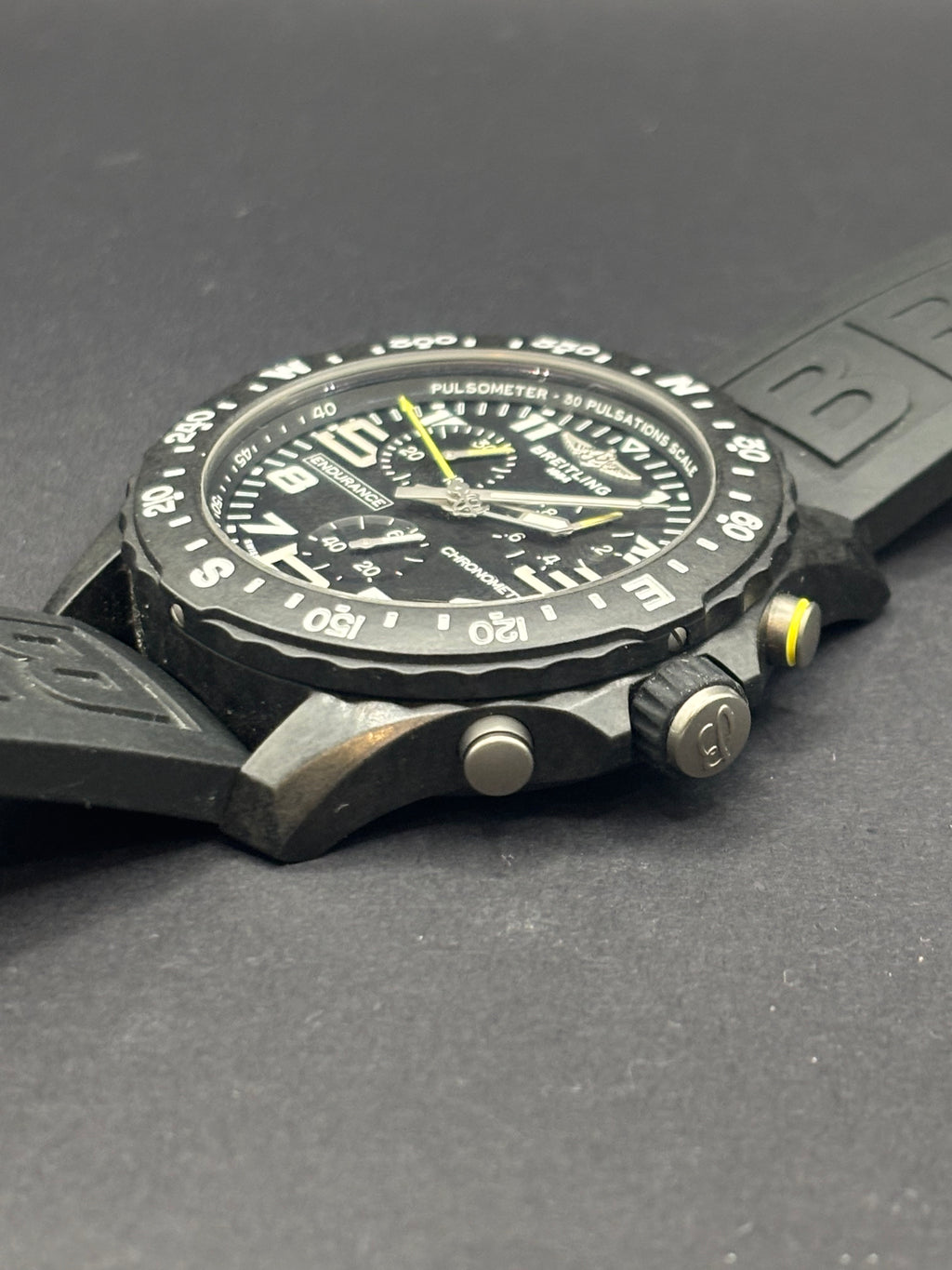 Breitling Endurance Pro - Black - Warranty till 2028 - Full Box and Papers